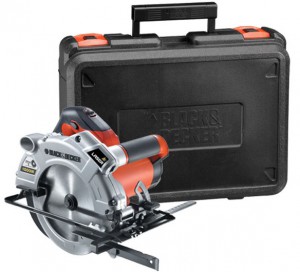 De black & Decker KS 1500 LK met koffer en geleider.