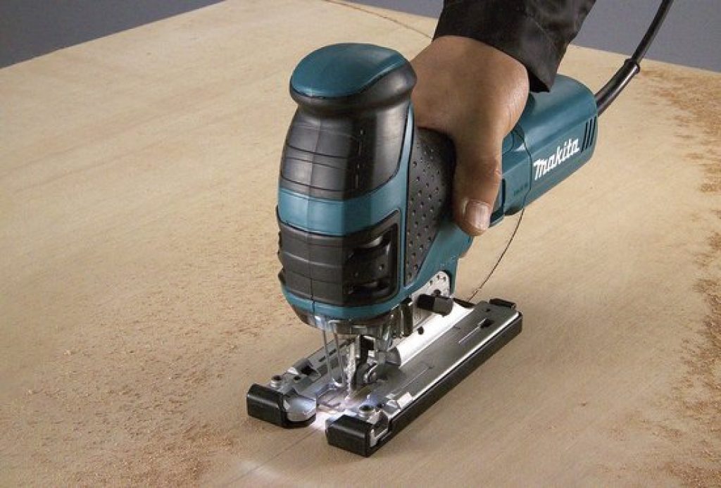 met-makita-4351fctj-zagen