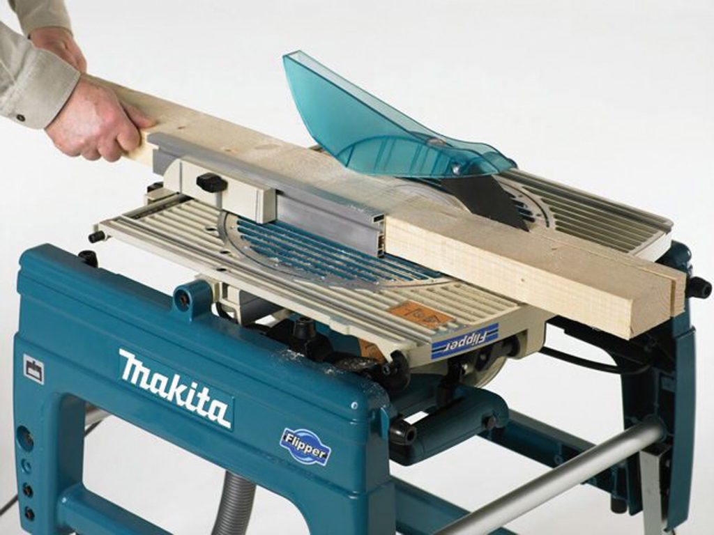 De Makita LF1000 omgebouwd naar zaagtafel