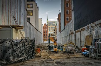 Het belang van afvalcontainers op bouwplaatsen